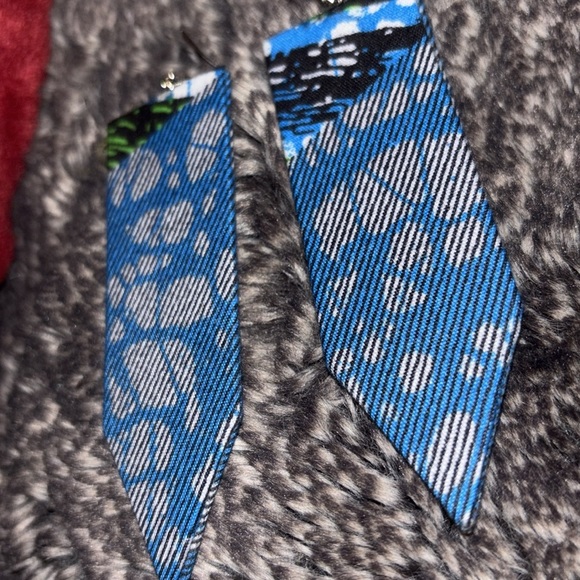 Ankara fabric handmade rectangular earrings - Picture 5 of 8